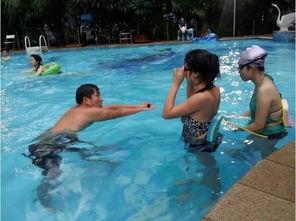 成人游泳好看姿势视频,跟随视频学游泳,塑造完美体态