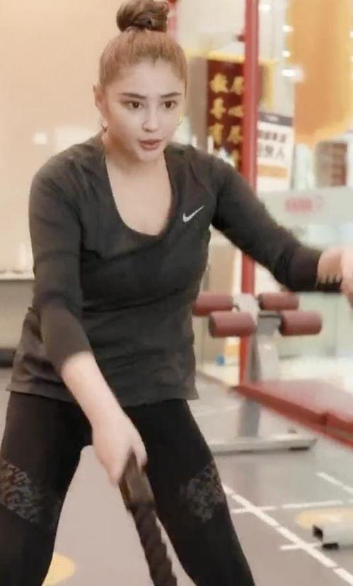 成人熟女岳胖视频,揭秘成人熟女的生活态度与魅力