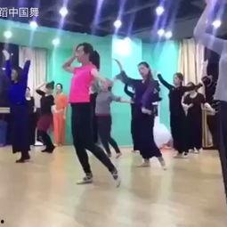 万疆合唱成人舞蹈视频